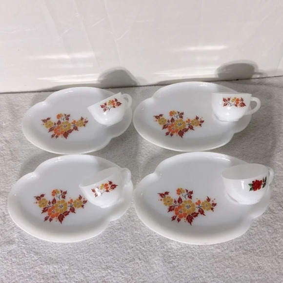 Vintage Federal Milk  Glass Autumn Blossom Tea Cups W Luncheon Plate Sets x4 - Picture 1 of 12